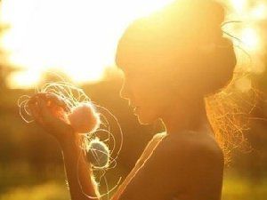 请相信，生活总会在最深的绝望里，