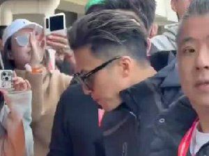 谢霆锋还是这么帅气上海在 F1赛车闪