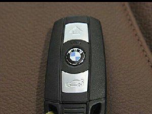 刚买一辆宝马 就问你厉害不