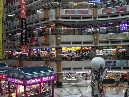 荔湾广场灵异事件 荔湾广场八副棺材(图)