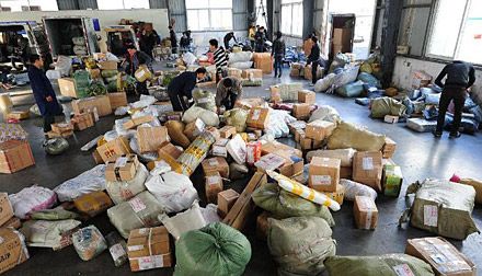 中通快递爆仓图片,中秋双十一快递爆仓现场图