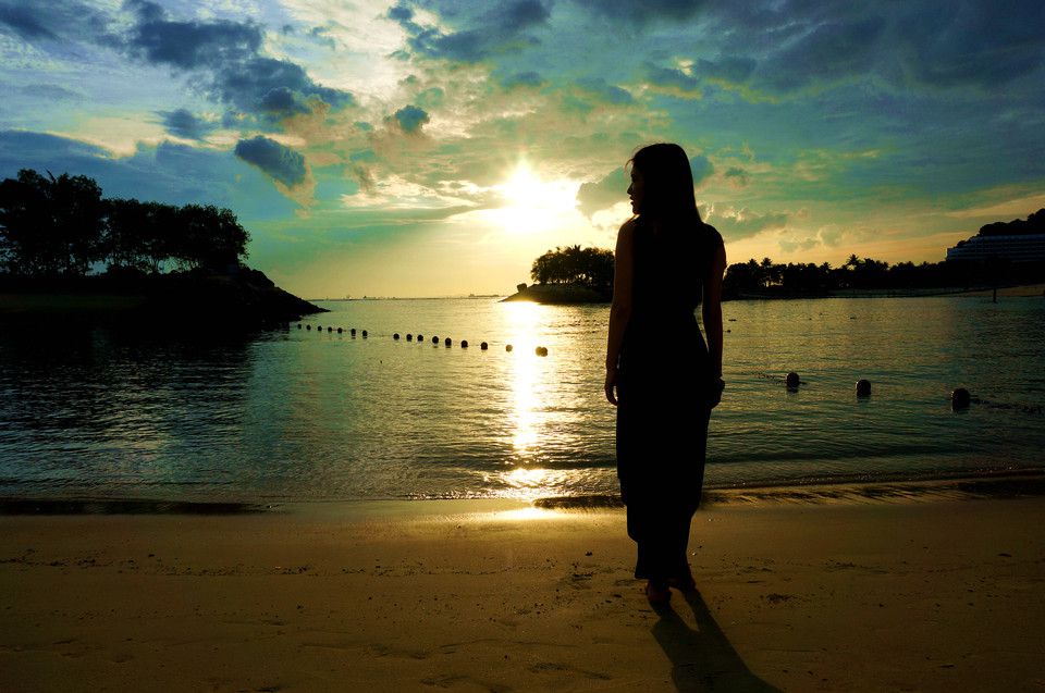 海边风景图片一个人走唯美