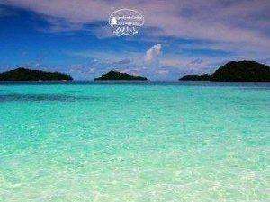 北纬7°的七色帛琉海美丽景色