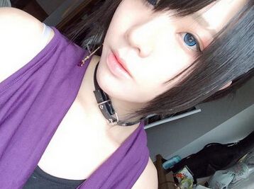 日本姑娘为何要在脖子上套项圈 这样