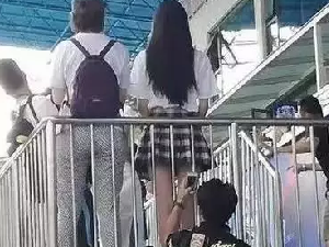 来看球不就是为了记录美好的瞬间