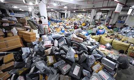 中通快递爆仓图片,中秋双十一快递爆仓现场图