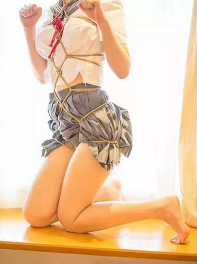 被绑架的小女孩 好内涵好色