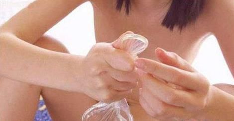 女用避孕套真人演示大图（视频）【组图详解】