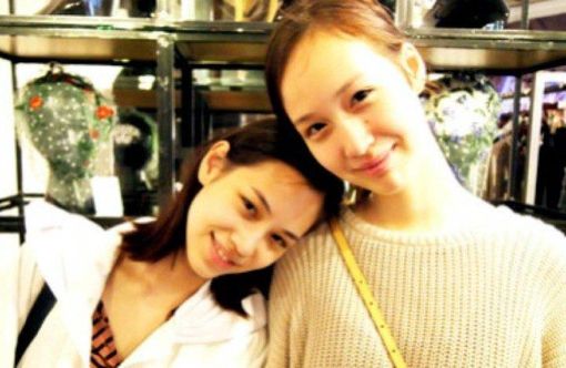 双胞胎姐妹的日常唯美合影