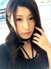 日本姑娘为何要在脖子上套项圈 这样做是为什么？